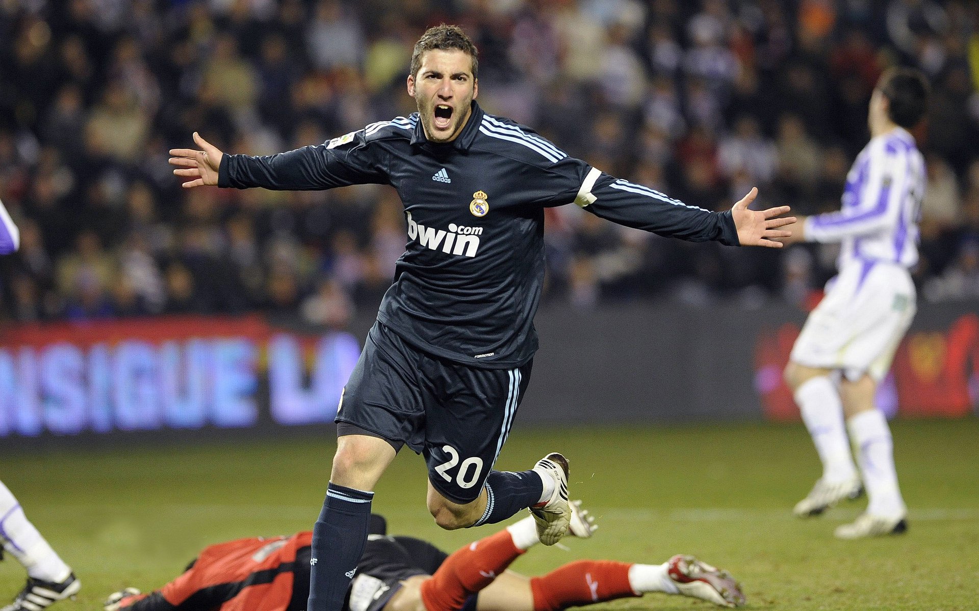 勇士队继续追逐荣耀,目标三冠王,勇士队4年3冠王朝